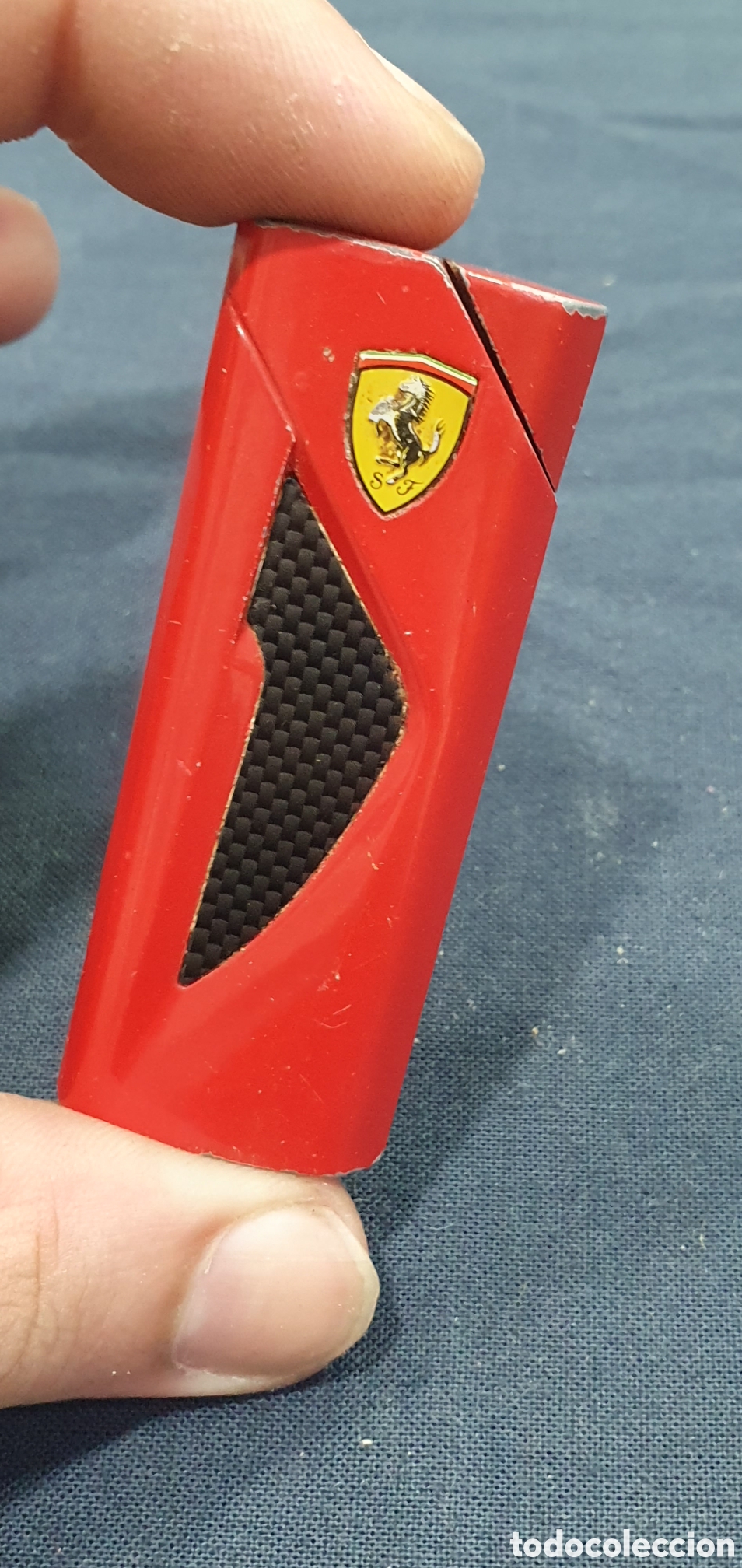 Accendini: Mechero rojo Ferrari. (L134)