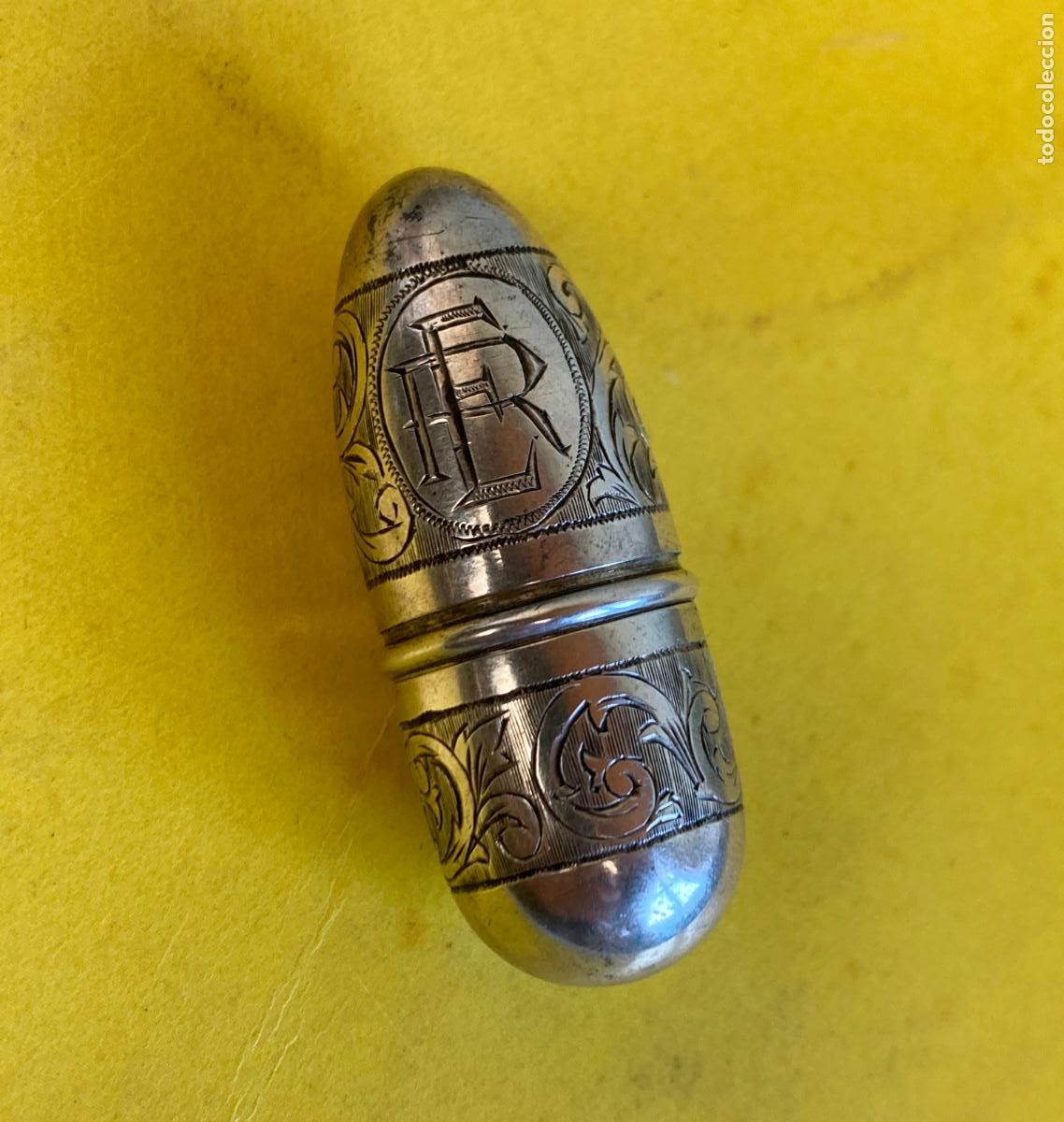 Isqueiros: MECHERO, ENCENDEDOR CON LA FUNDA EN PLATA.