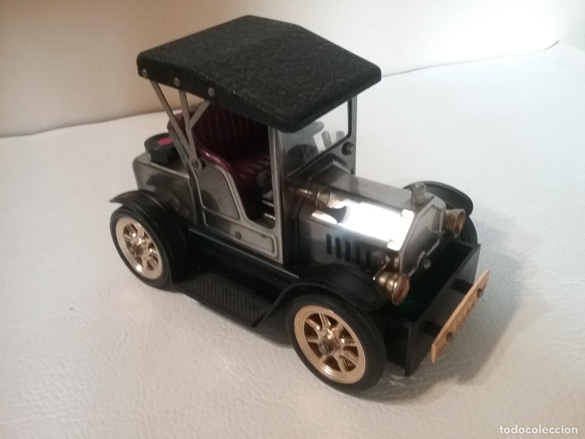 Mecheros: MECHERO Y PITILLERA CON FORMA DE COCHE ANTIGUO. - Foto 4