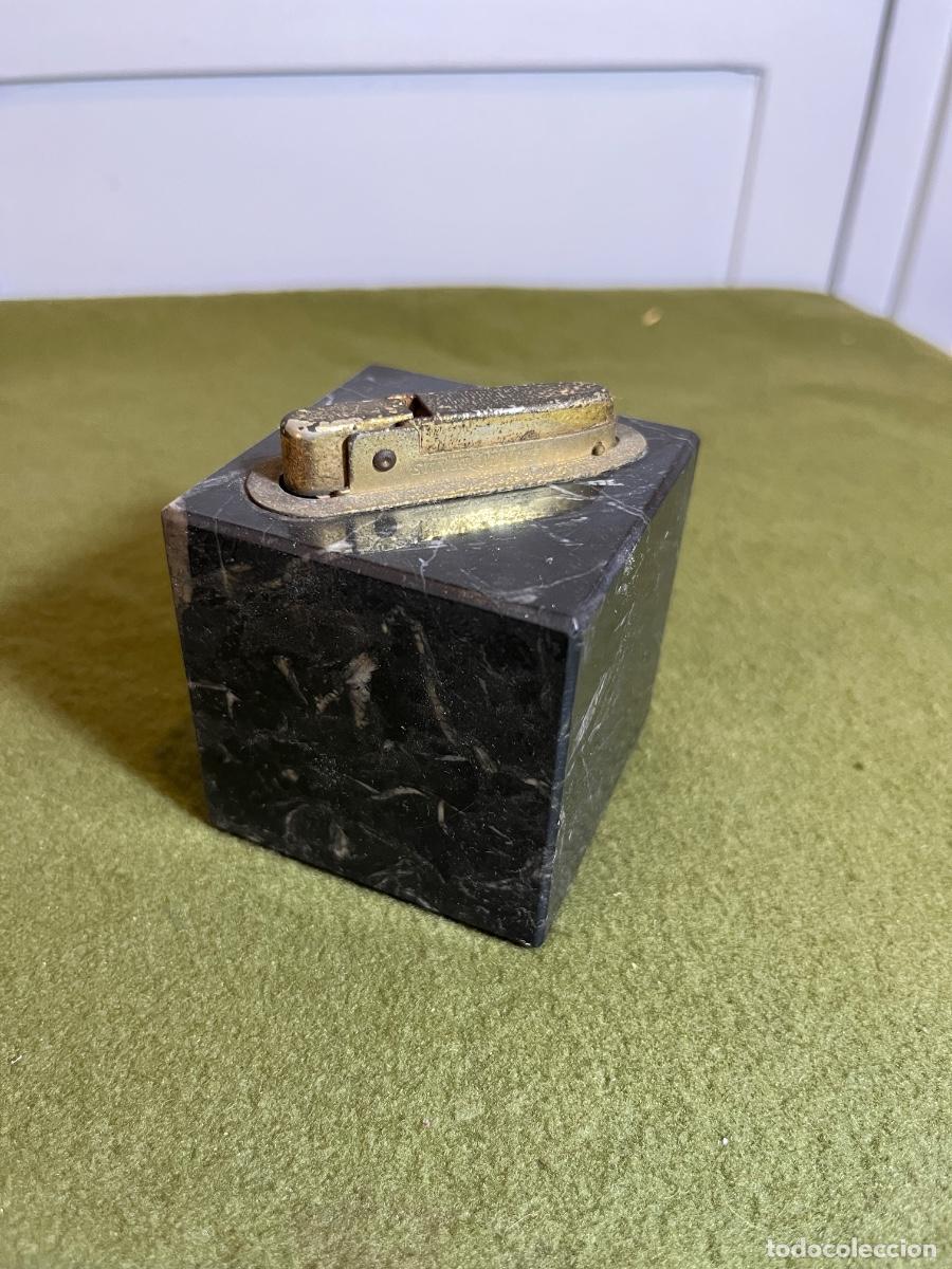 Mecheros: Antiguo encendedor de sobremesa Silver Match sobre m&aacute;rmol negro veteado &ndash; Funciona &ndash; Francia Vintage