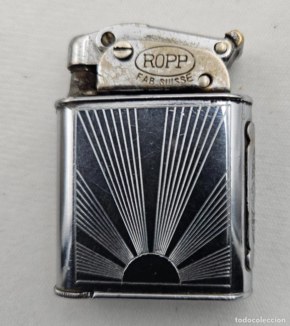 Mecheros: COLLECTOR ANCIEN BRIQUET ESSENCE ROPP FAB SUISSE AVEC PLAQUE MINISTERE FINANCES