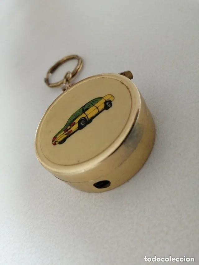 Mecheros: LLAVERO, MECHERO Y CINTA M&Eacute;TRICA VINTAGE RETRO