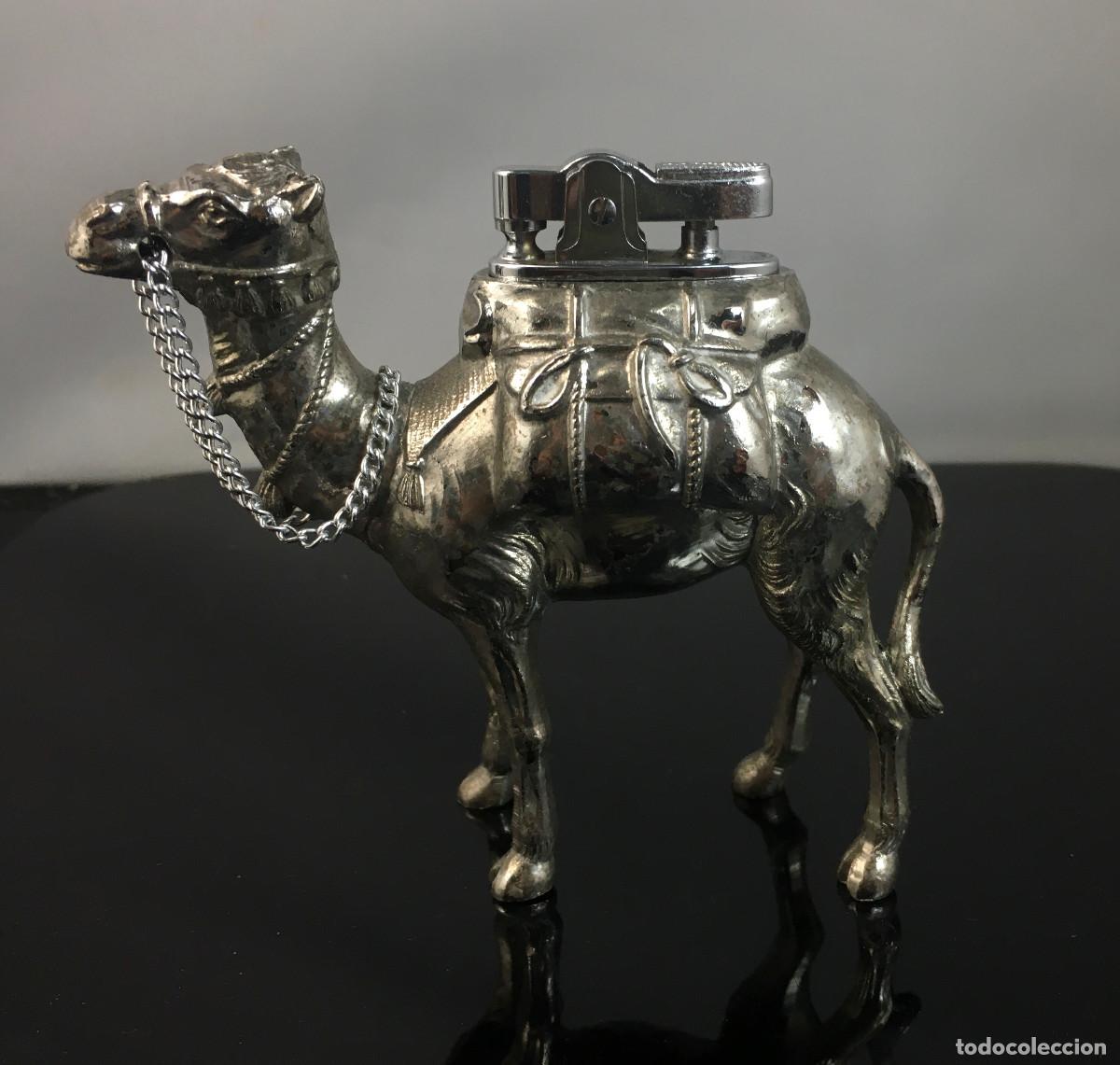 Mecheros: Mechero gasolina.&nbsp;Camello de metal. Nuevo a estrenar.