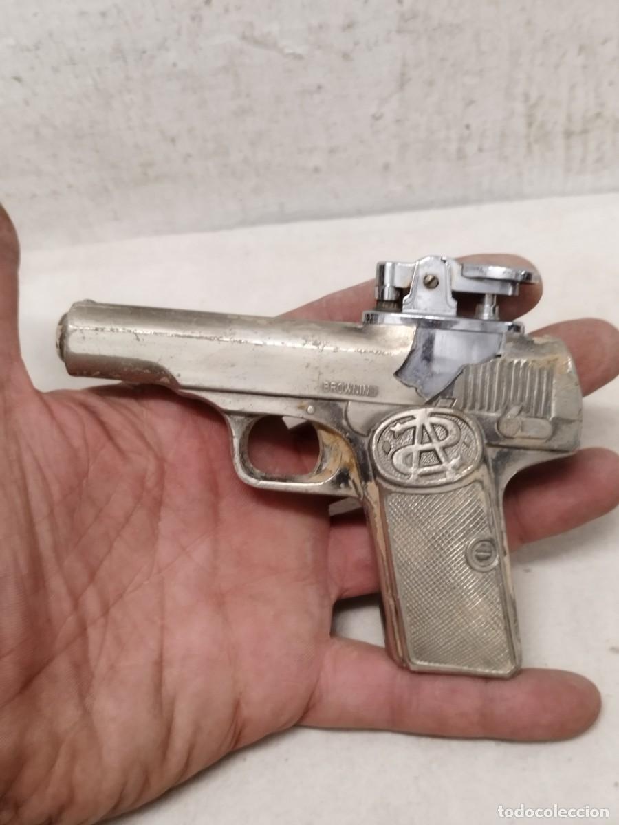 Mecheros: Antiguo mechero Browing en forma de pistola. Con falta, ver fotos. Sin probar.