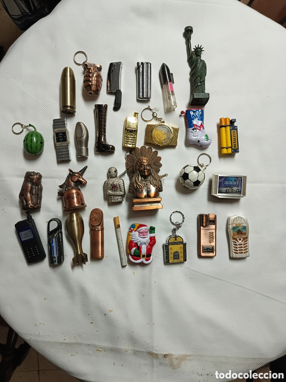 Briquets: LOTE 30 MECHEROS DE OBJETOS Y PERSONAJES