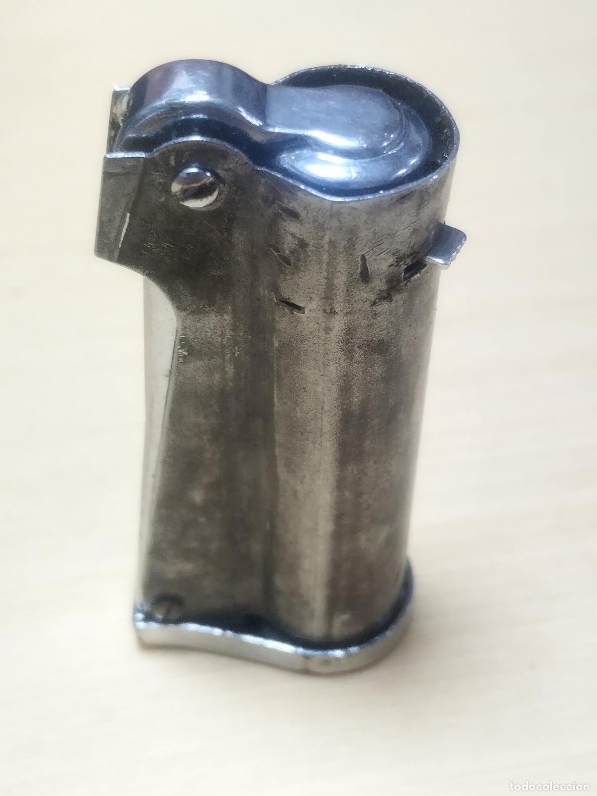 Briquets: BZB 171 MECHERO SPORT MAN. BROTHEN LITE. MEDIDAS 6 CM * 3 CM . ALGO ROZADO. VER FOTOS ADJUNTAS.