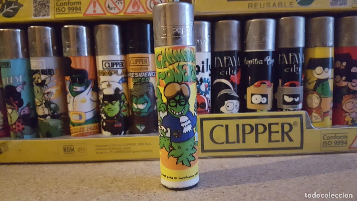 Mecheros: Mechero/encendedor Clipper lighter colecci&oacute;n Cogollitos. Cannabis Powers, parodia de Austin Powers