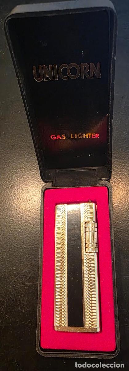 Briquets: Mechero Vintage UNICORN de Gas &ndash; Dorado y Negro con Estuche Original &ndash; Encendedor de 7 cm