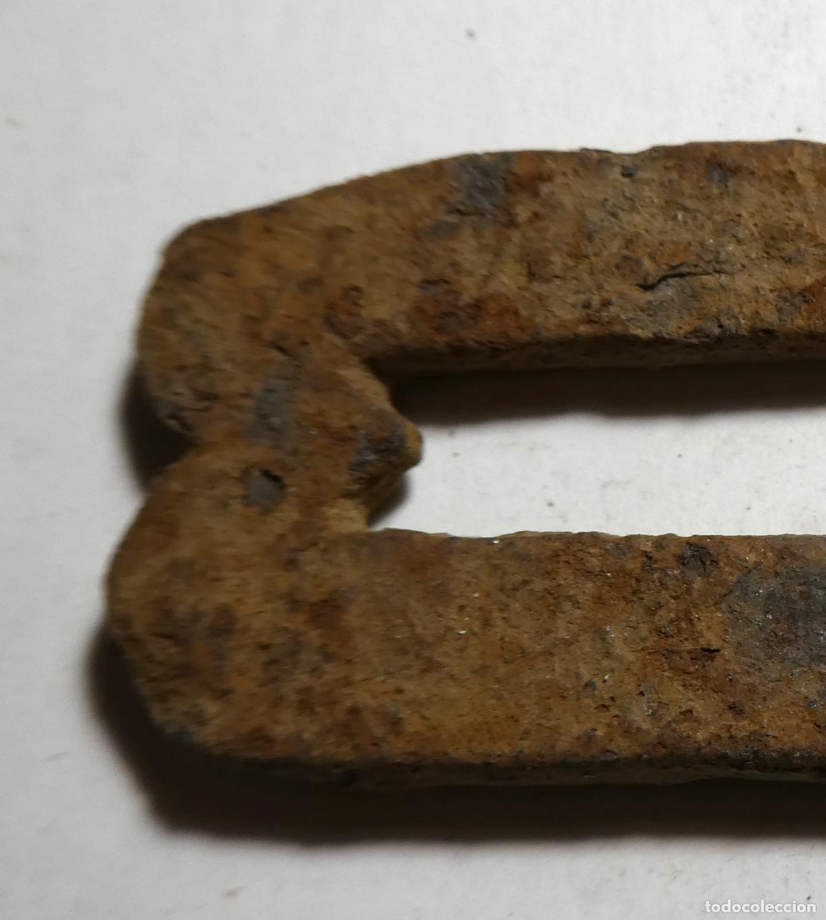 Mecheros: CHISQUERO O ENCENDEDOR ANTIGUO EN HIERRO FORJADO, mide 7,5X3 cm