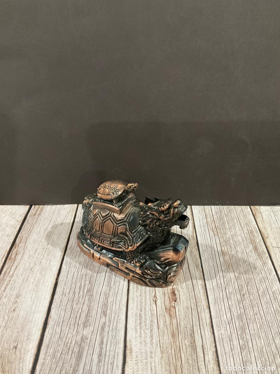 Mecheros: MECHERO ANTIGUO DECORATIVO TORTUGA CON TORTUGUITA SOBRE EL CAPARAZ&Oacute;N METAL ACABADO BRONCE VINTAGE