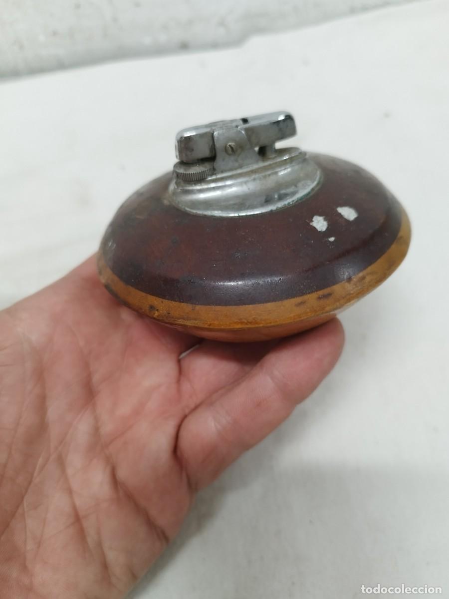 Mecheros: Antiguo mechero de sobremesa. Porta mecheros Ronson. Sin probar.
