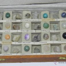 Coleccionismo de minerales: CAJA DE 40 PIEDRAS SEMI PRECIOSAS, AMATISTA, AGATA, AGUA MARINA, CALCITA, FELDESPATO, TURMALINA, CRI. Lote 47482728