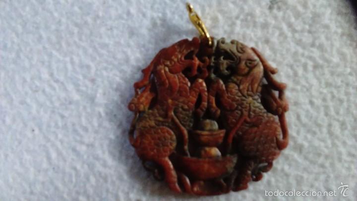 Coleccionismo de minerales: Amuleto oriental calado - Foto 3