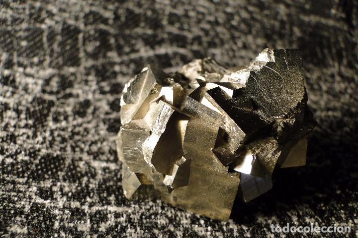 Coleccionismo de minerales: PIRITA MACLADA. NAVAJ&Uacute;N (LOGRO&Ntilde;O). - Foto 3