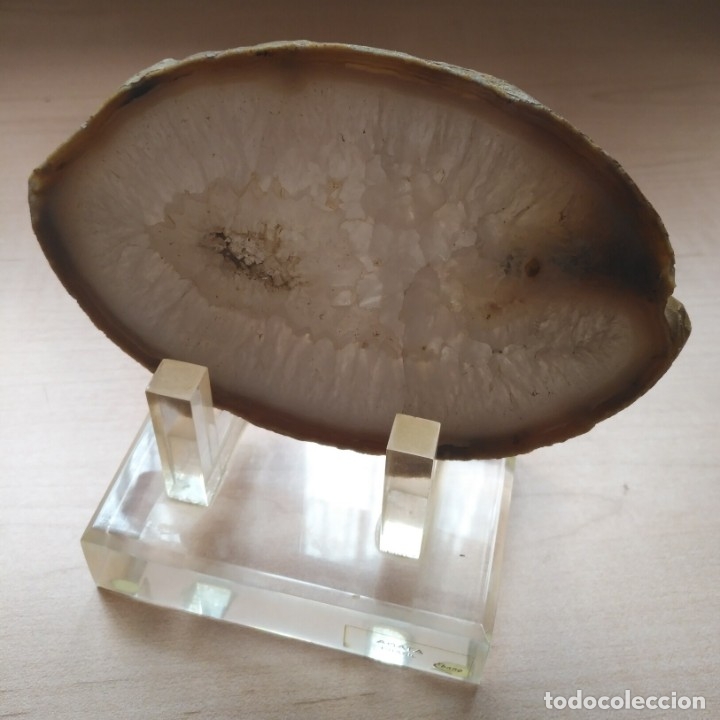 Coleccionismo de minerales: Loncha de Agata del Brasil con pi&eacute; expositor - Foto 1