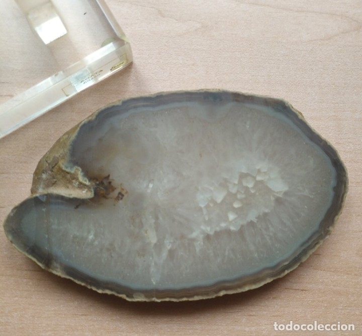 Coleccionismo de minerales: Loncha de Agata del Brasil con pi&eacute; expositor - Foto 3