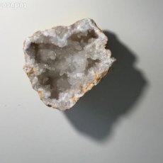 Coleccionismo de minerales: GEODA BLANCA POSIBLE CUARZO. Lote 201863648