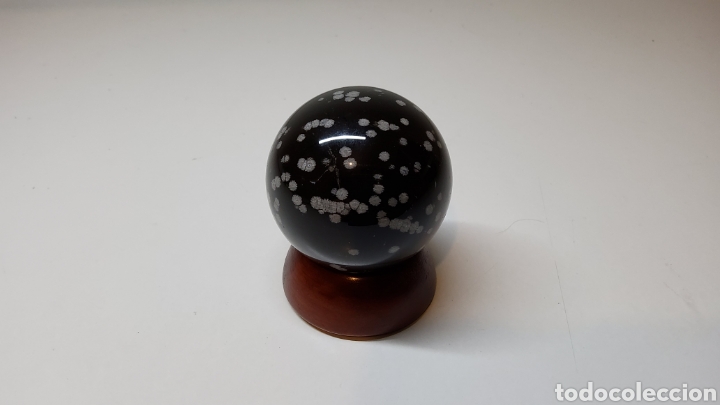 Coleccionismo de minerales: Esfera de obsidiana nevada - Foto 1