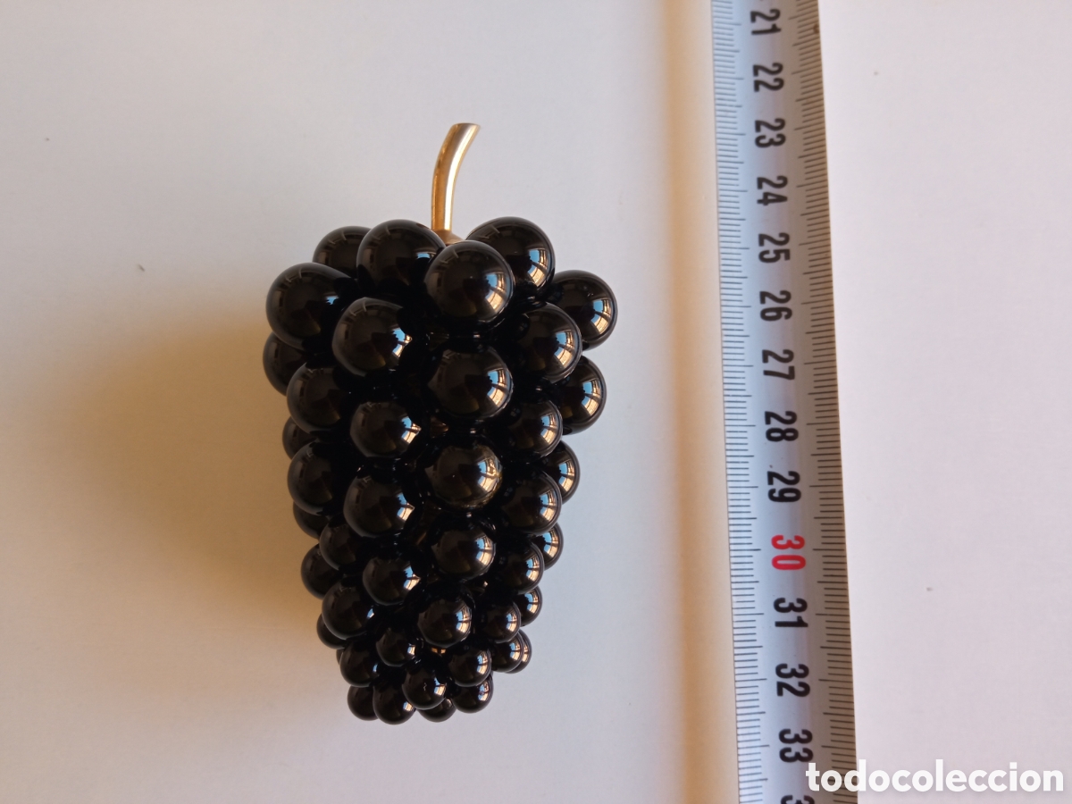 Coleccionismo de minerales: Racimo de uvas en piedra onix y bronce - Foto 2