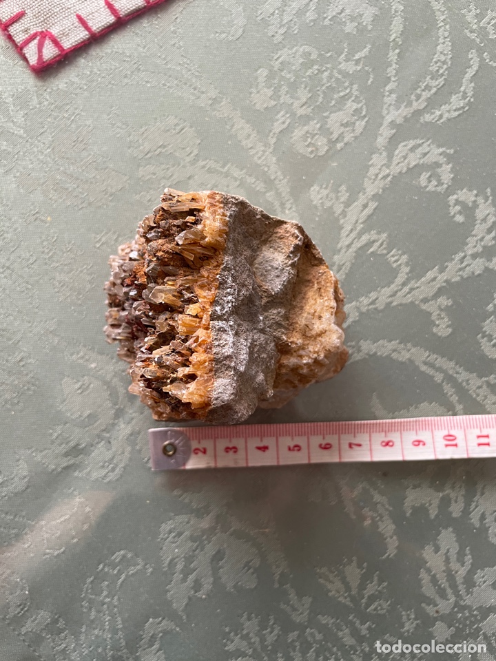 Coleccionismo de minerales: Roca con incrustaciones de calcita - Foto 4