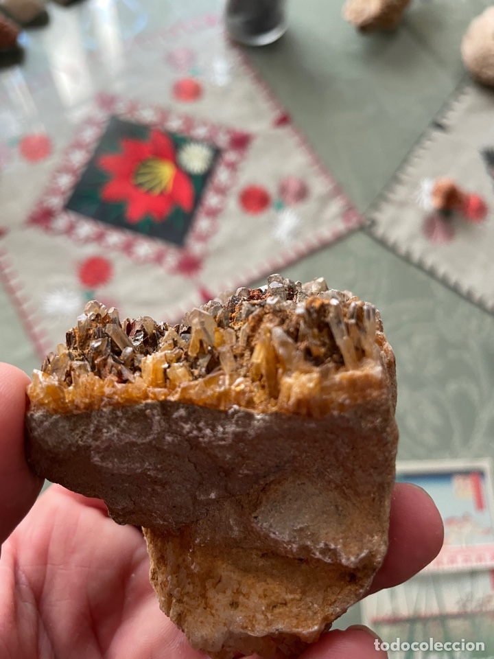 Coleccionismo de minerales: Roca con incrustaciones de calcita - Foto 2