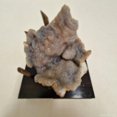 Coleccionismo de minerales: MINERAL BERAGUA DE BRASIL. SOPORTE DE MADERA Y PLATA.