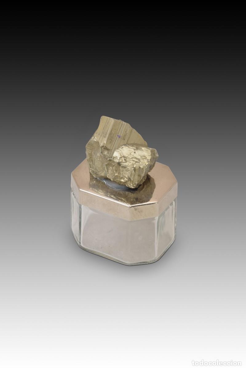 Coleccionismo de minerales: Caja con mineral de pirita. - Foto 1