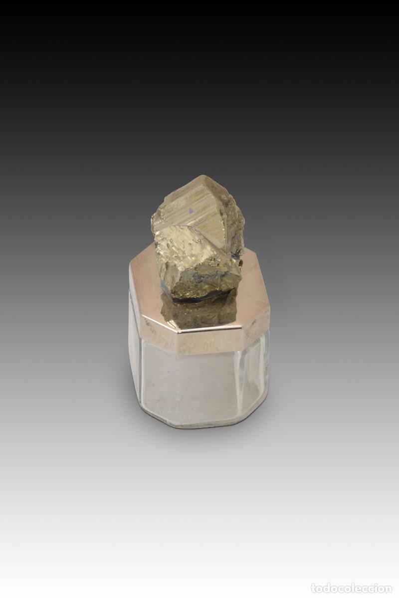 Coleccionismo de minerales: Caja con mineral de pirita. - Foto 2