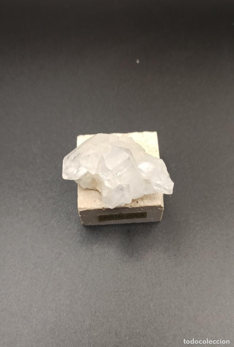 Coleccionismo de minerales: Cristal de roca sobre base - Foto 2