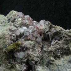 Coleccionismo de minerales: ANALCIMA Y ACTINOLITA, MINA MARÍA, MURCIA