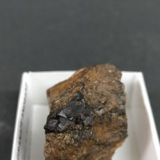 Collezionismo di minerali: GRANATE ANDRADITA - MINERAL. 4X4