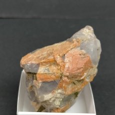 Collezionismo di minerali: MICROCLINA Y CUARZO- MINERAL 4X4