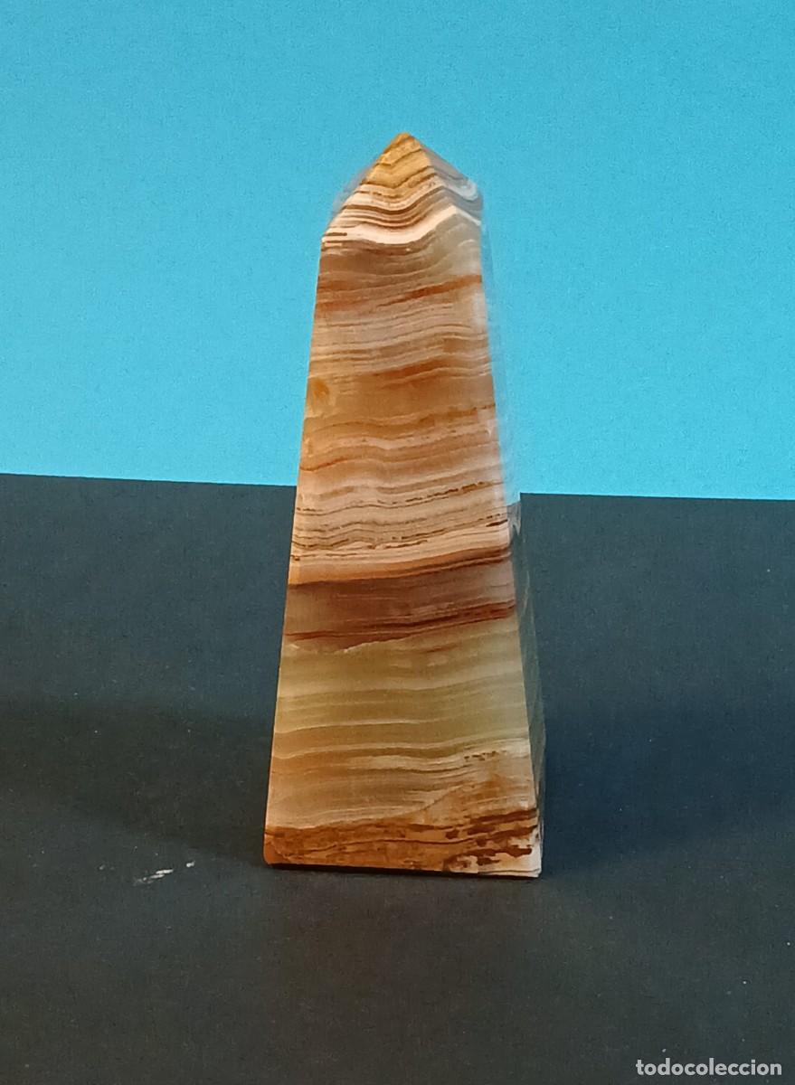 Coleccionismo de minerales: Pir&aacute;mide obelisco en onix verde - Foto 1