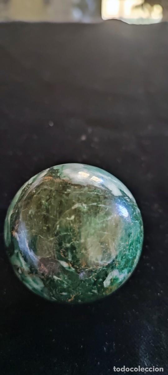 Coleccionismo de minerales: Esfera de jade verde - Foto 2