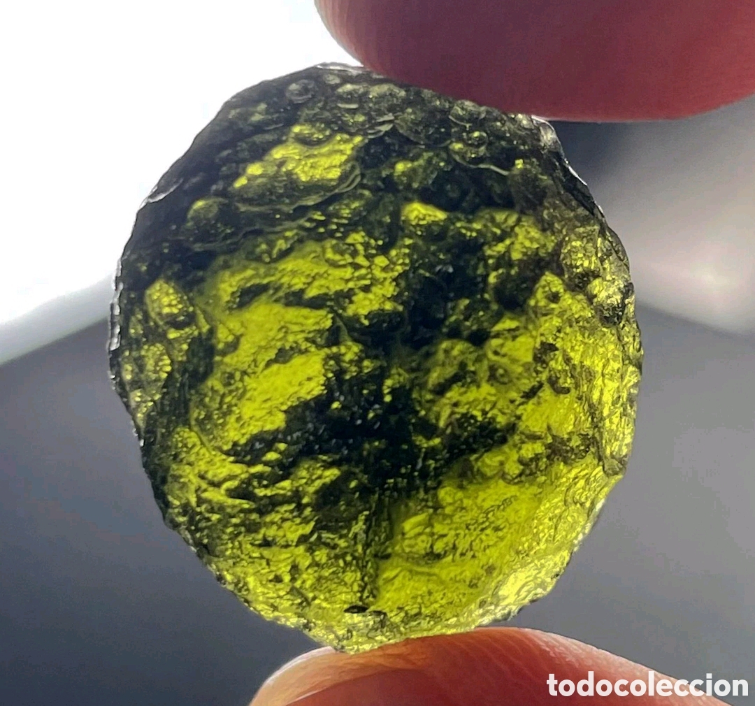 Collectionnisme de min&eacute;raux: Precioso.meteorito tectita Moldavita,. Moldavia. 26kl
