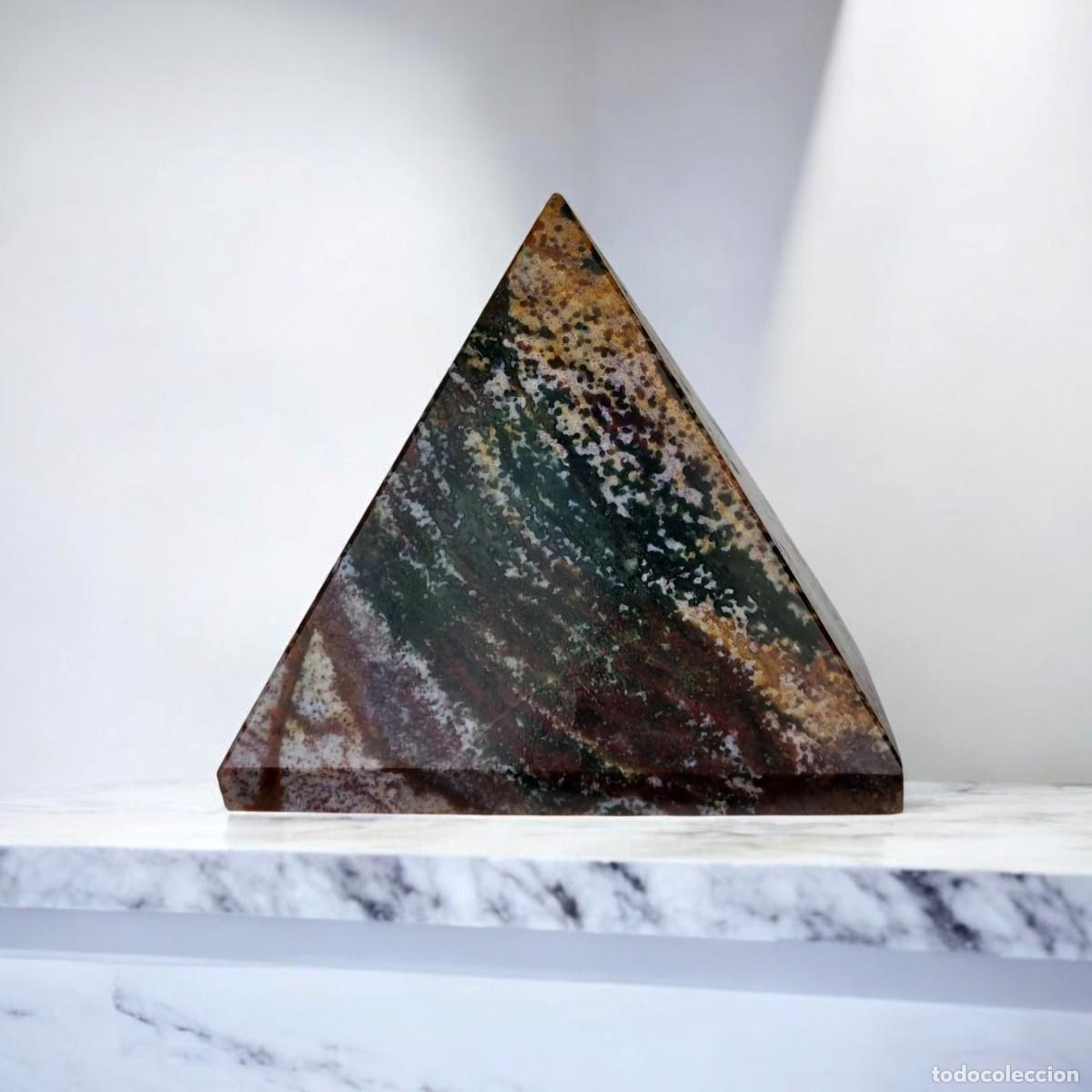 Coleccionismo de minerales: Pir&aacute;mide de jaspe oce&aacute;nico. - Foto 1
