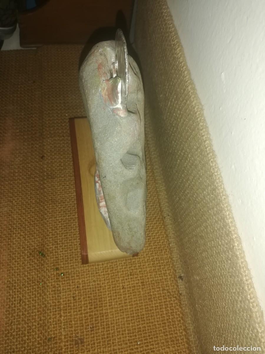 Coleccionismo de minerales: Piedra bruja con c&iacute;rculo de metal - Foto 3