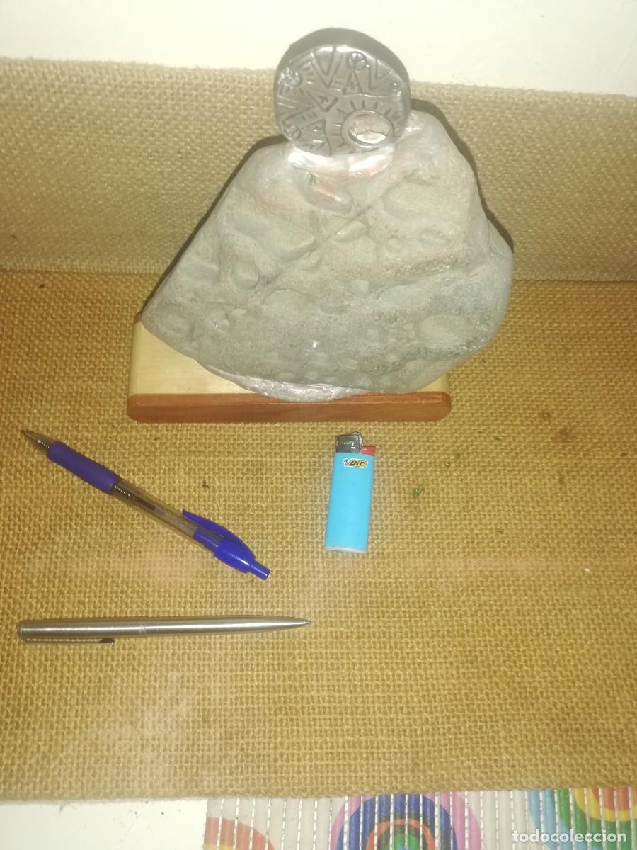 Coleccionismo de minerales: Piedra bruja con c&iacute;rculo de metal - Foto 5