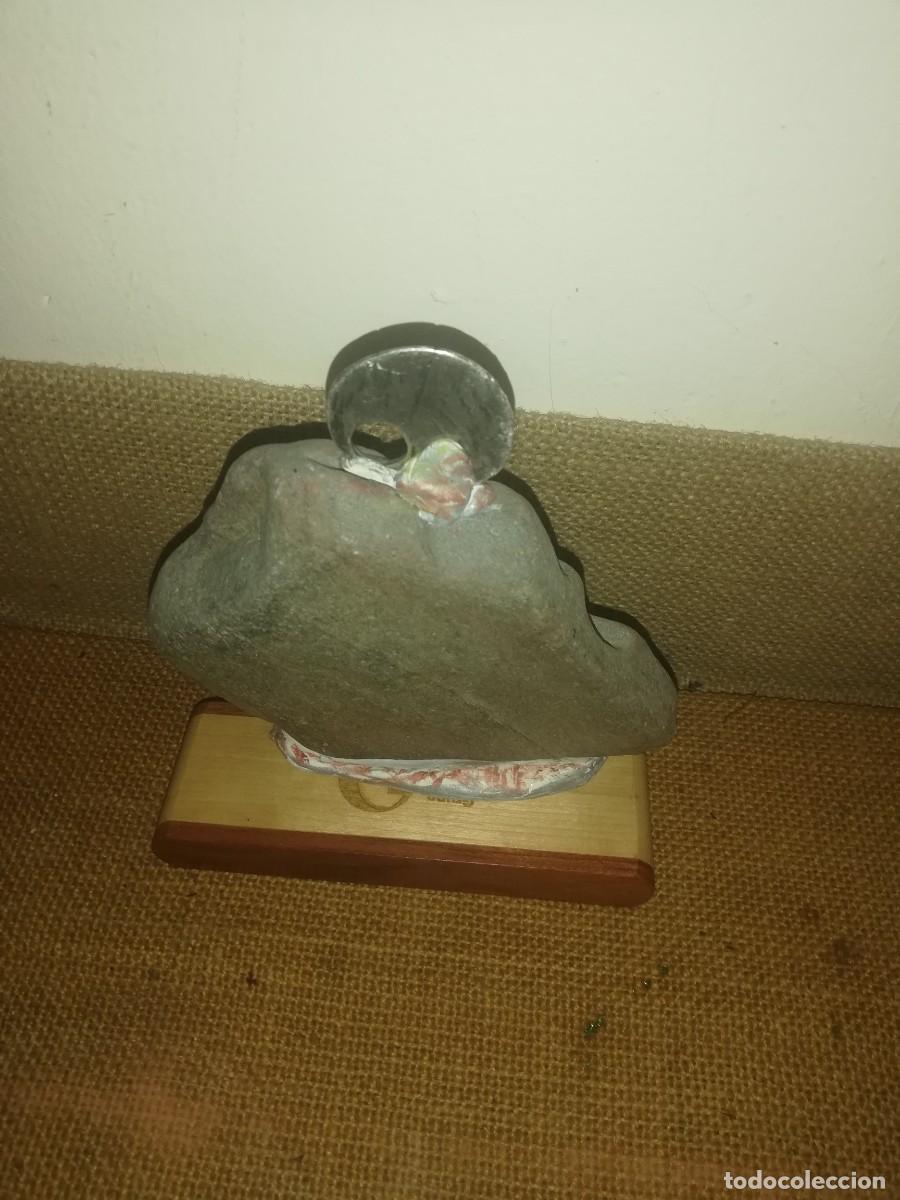 Coleccionismo de minerales: Piedra bruja con c&iacute;rculo de metal - Foto 6
