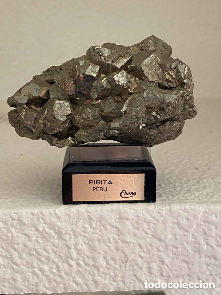 Coleccionismo de minerales: Pirita de per&uacute; con peana