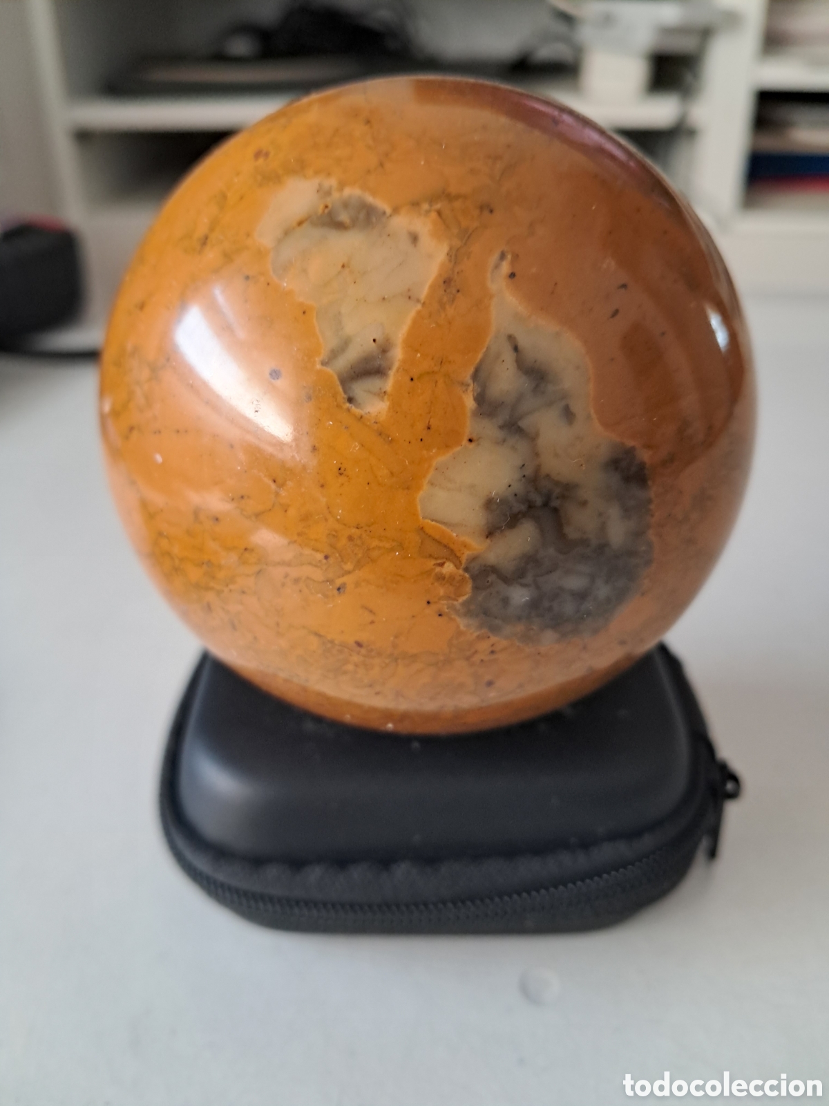 Coleccionismo de minerales: BOLA &iquest;JASPE POLICROMADO, CALCEDONIA?