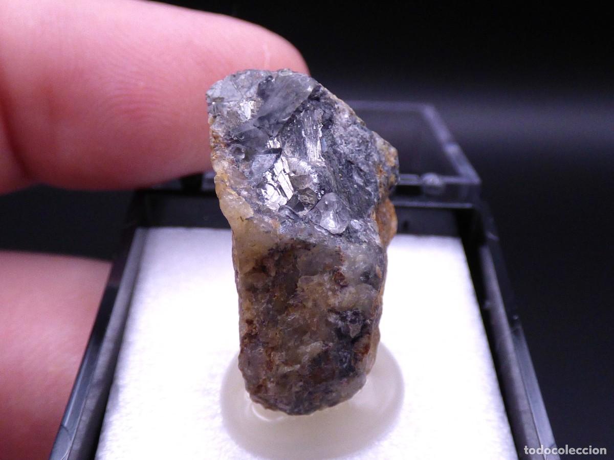 Coleccionismo de minerales: ✅FDMINERALS✅ ⚒️ ANTIMONIO NATIVO ⚒️ Corta Matilde, Embalse de La Vi&ntilde;uela, M&aacute;laga, Andaluc&iacute;a - er119