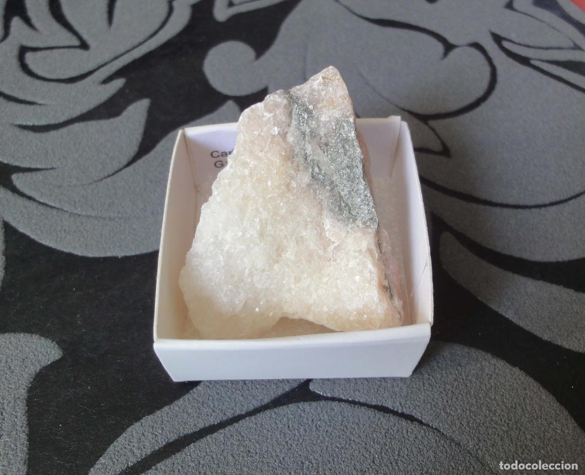 Coleccionismo de minerales: MINERAL ROCAS MARMOL MINERALES EN CAJA 4X4 CM