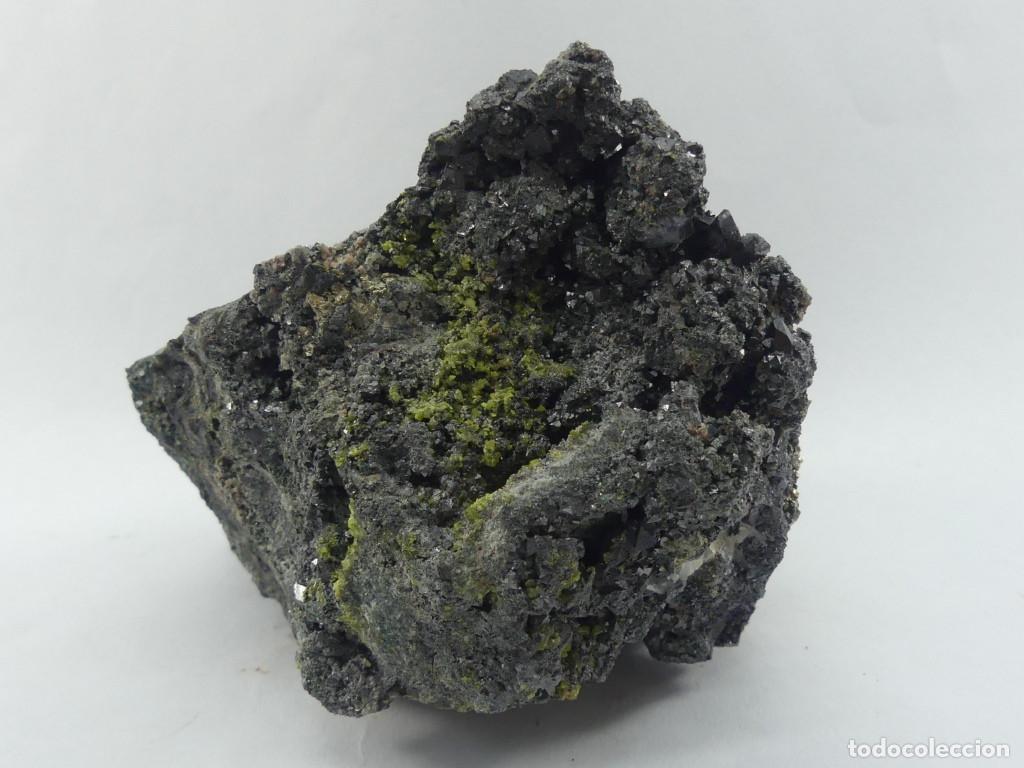Coleccionismo de minerales: Allanita y Magnetita, Mina Nueva Vizcaya, Badajoz