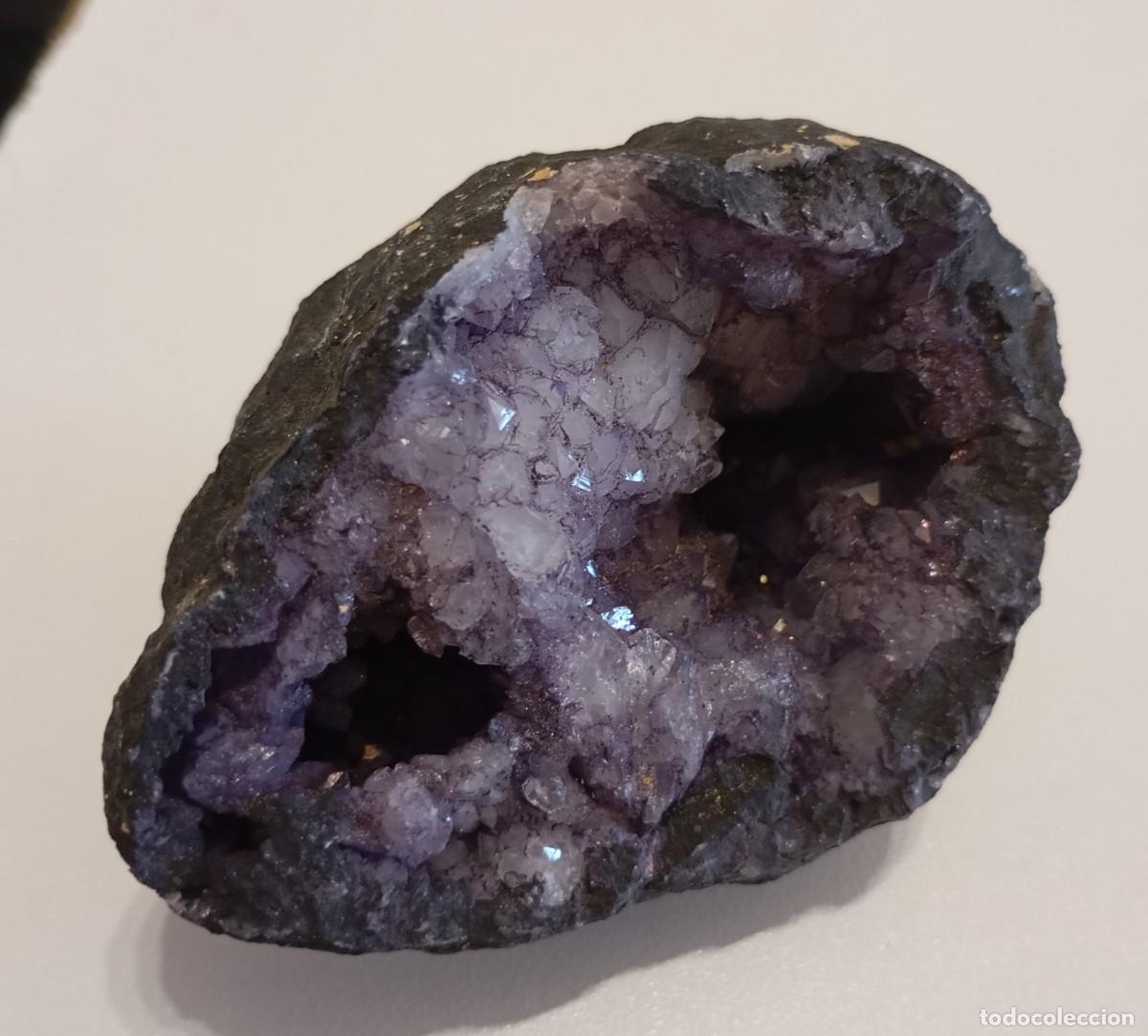 Coleccionismo de minerales: HERMOSA MEDIA PIEZA DE GEODA DE CUARZO TE&Ntilde;IDA MORADO ,PESA 210 GR, PROVIENE DE MARRUECOS