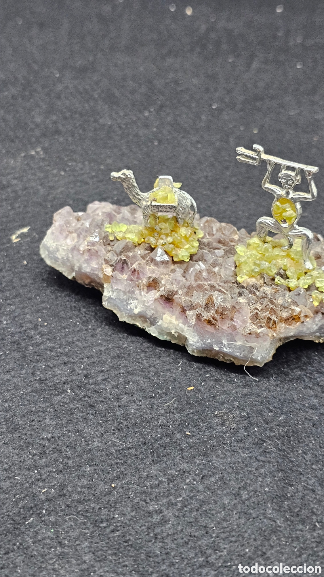 Coleccionismo de minerales: Decoraci&oacute;n con olivinas y amatista....