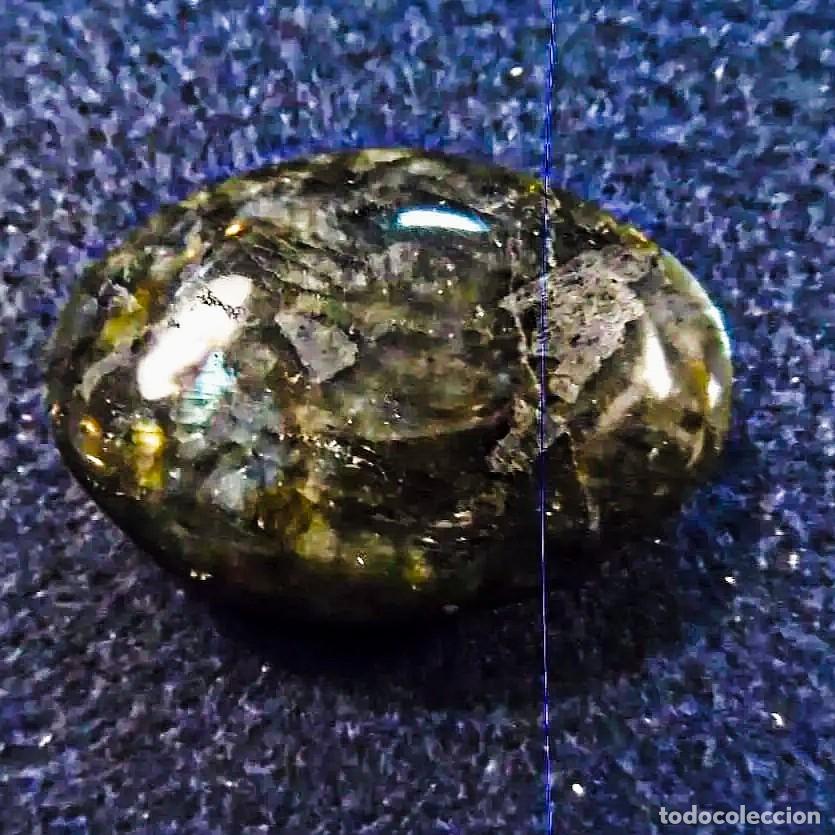 Sammlung von Mineralien: LABRADORITA PULIDA DE MADAGASCAR. MEDIDAS 57 X 40 MM. PESO 290,95 CTS