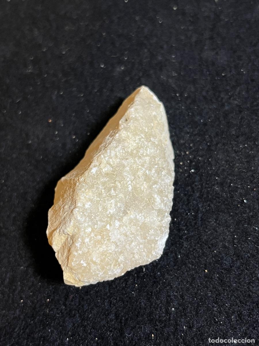 Mineral collecting: Drusa de calcita blanca cristalizada mineral vintage geolog&iacute;a colecci&oacute;n cristales naturales