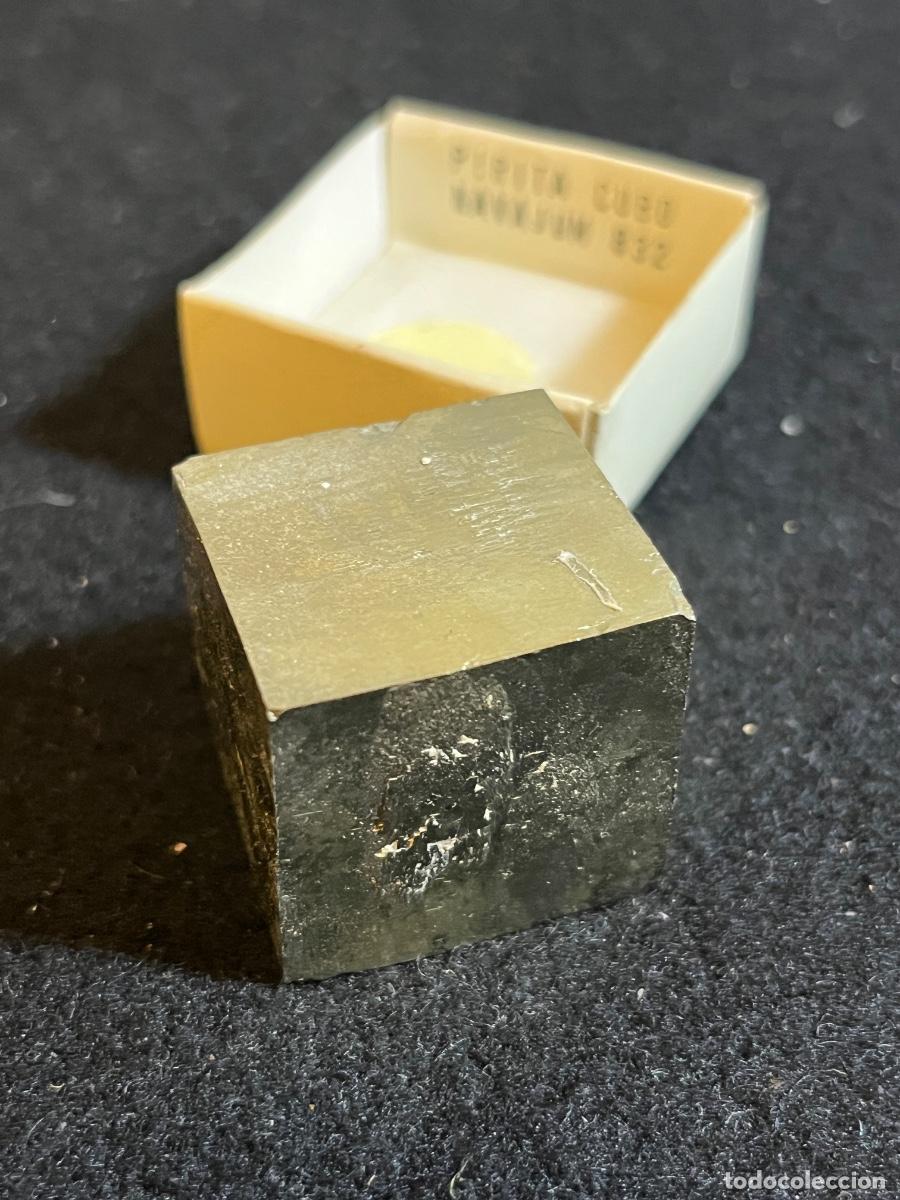 Mineral collecting: Pirita Navaj&uacute;n La Rioja cristal c&uacute;bico original mineral colecci&oacute;n vintage mineral coleccion