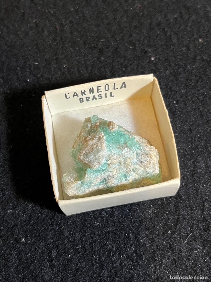 Coleccionismo de minerales: Fluorita verde Brasil mineral cristalizado caja vintage colecci&oacute;n geolog&iacute;a